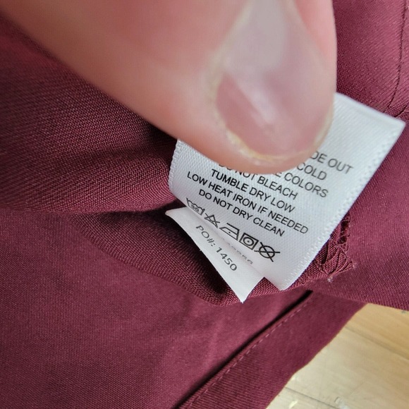 FIGS Technical Collection Scrub Top Women XS Burgundy Casma Three Pocket Medical - Picture 5 of 5